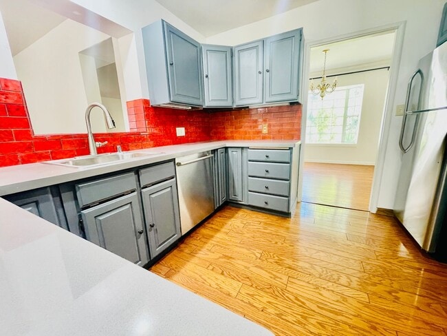 Building Photo - 24 Coronado Ave