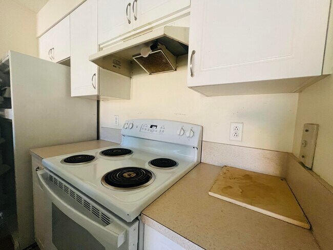 Building Photo - 4791 Via Palm Lakes Via