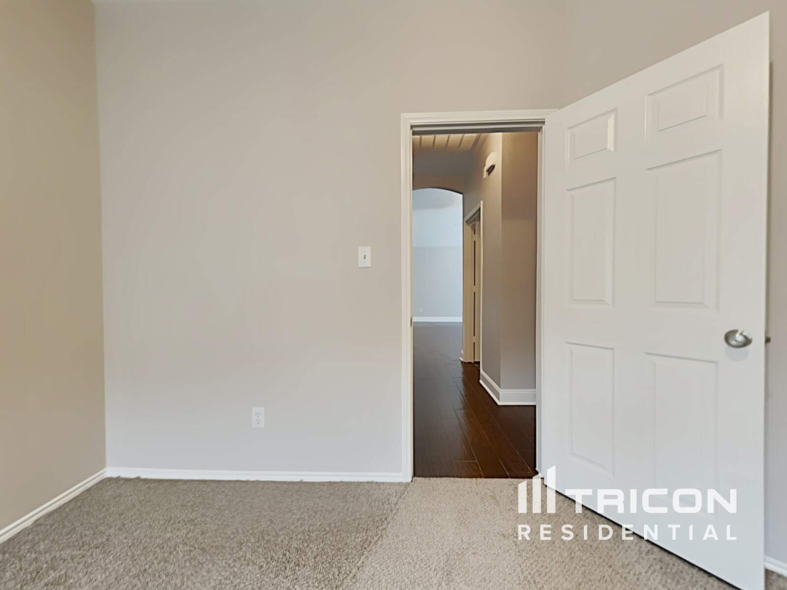 Building Photo - 1643 Hillside Dr