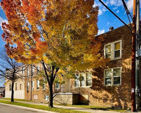 Building Photo - 4932 S Packard Ave