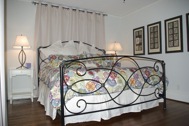 Building Photo - 24 Sevier St