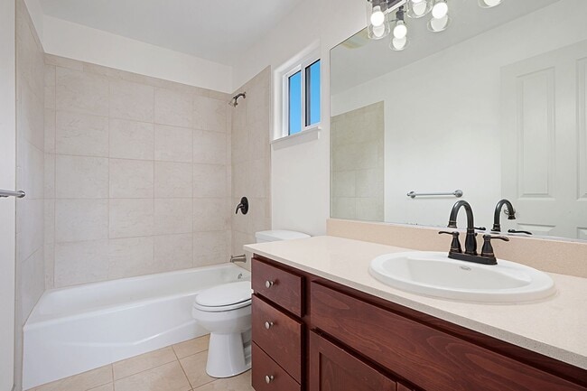 Building Photo - Beautiful 4 Bedroom, 4 Bathroom Home in th...