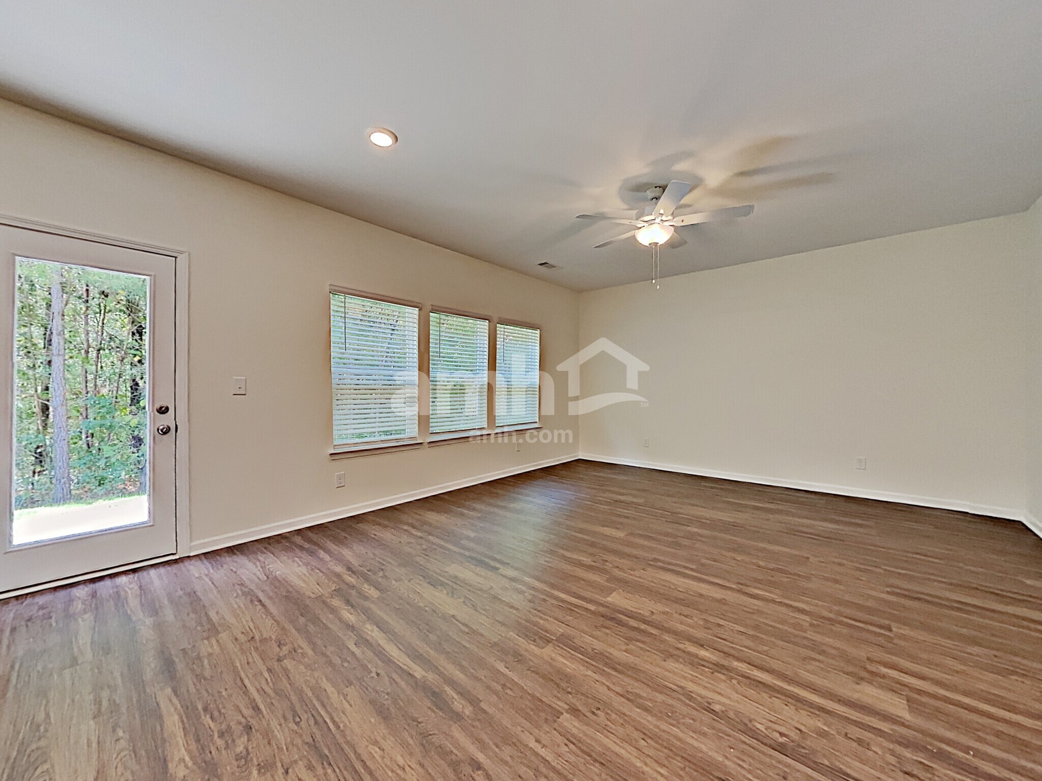 Building Photo - 529 Camp dr