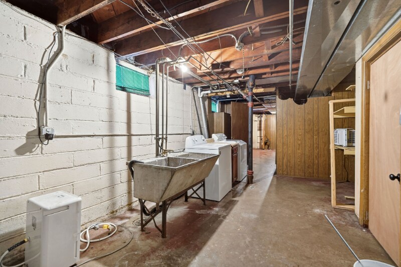 Building Photo - 4620 4th Ave S