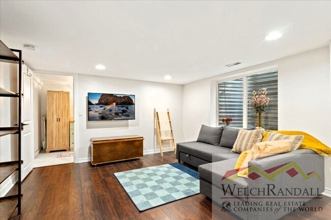 Building Photo - Stunning Emigration Canyon Home - Spacious...