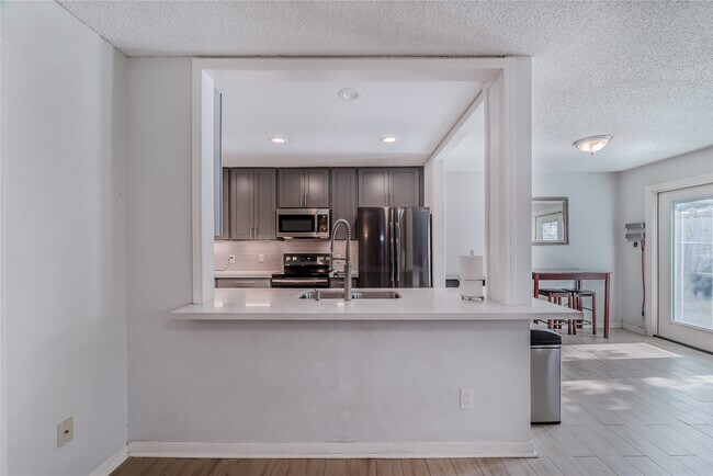 Building Photo - 14228 Misty Meadow Ln
