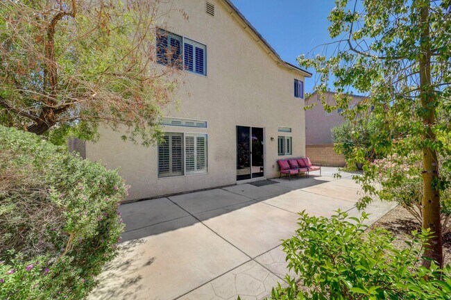 Building Photo - STUNNING 4 Bedroom, 2 Story Home featuring...