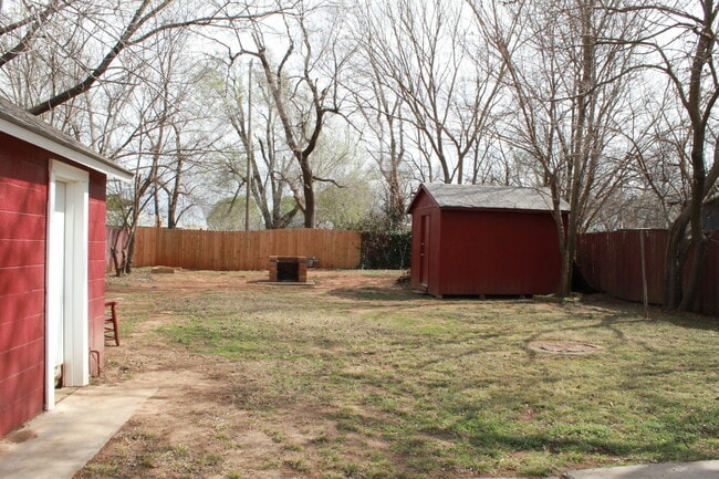 Building Photo - Believe it! 3 bds, 2 ba, MWC Schools - Tin...