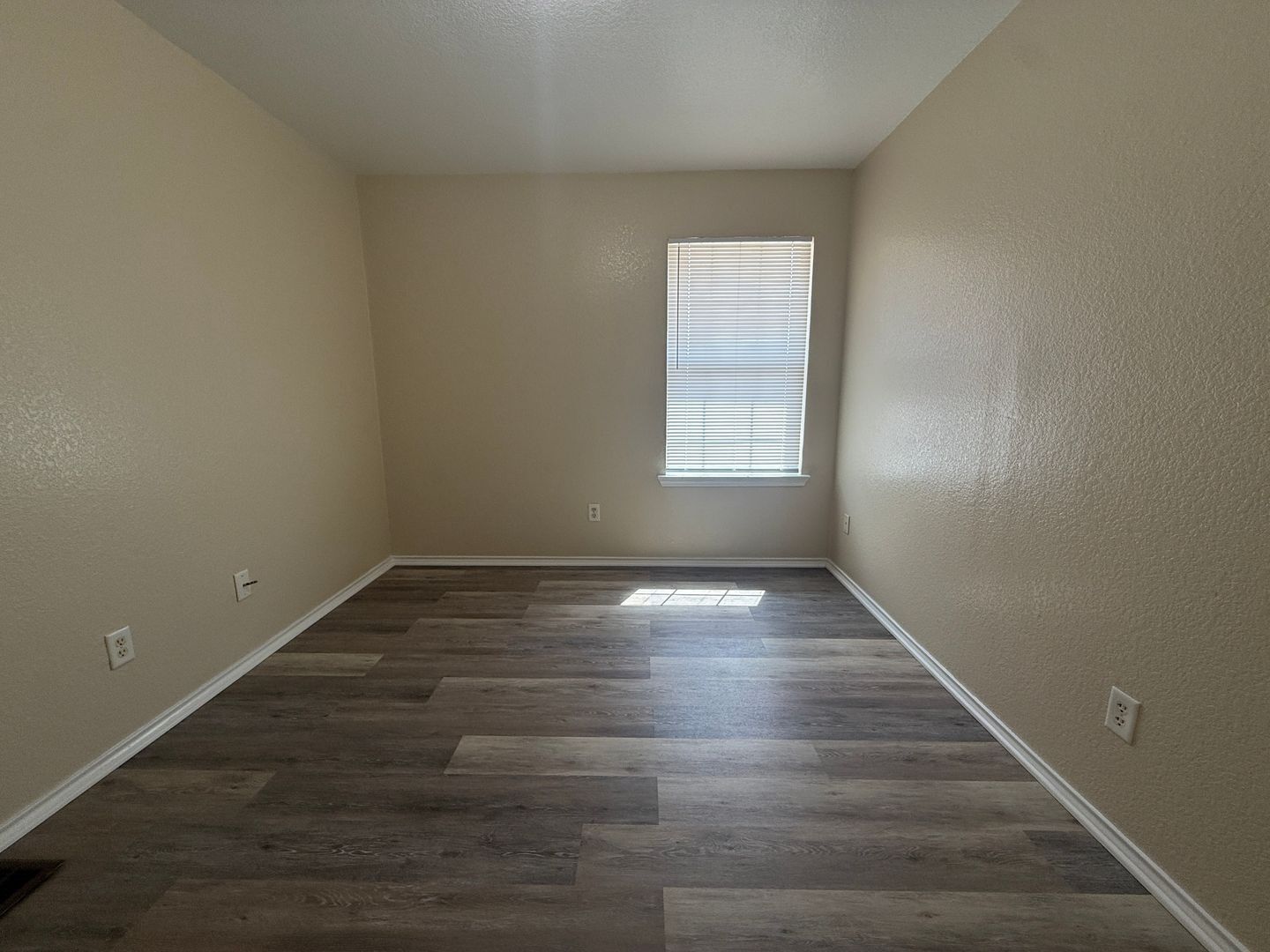 Building Photo - 4000 Doraine Ct