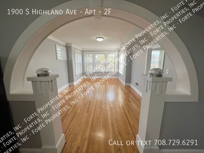 Building Photo - Top Unit with 2 beds/1bath