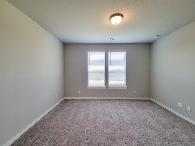 Building Photo - 2905 Terrace Grove Dr