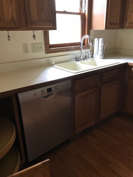 Kitchen with all newer SS Appliances - 977 Zachary Ct