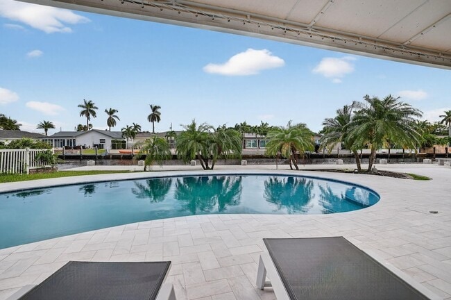 Building Photo - 2720 NE 59th St