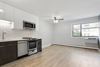 Building Photo - 6001 N Kenmore Ave