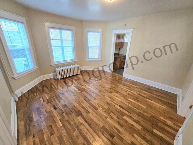 Building Photo - 821 48th St