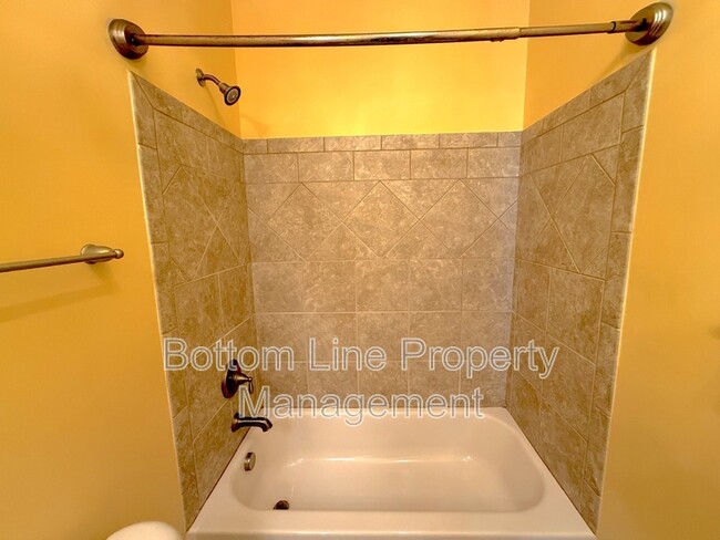 Building Photo - 9006 Blue Ridge Dr