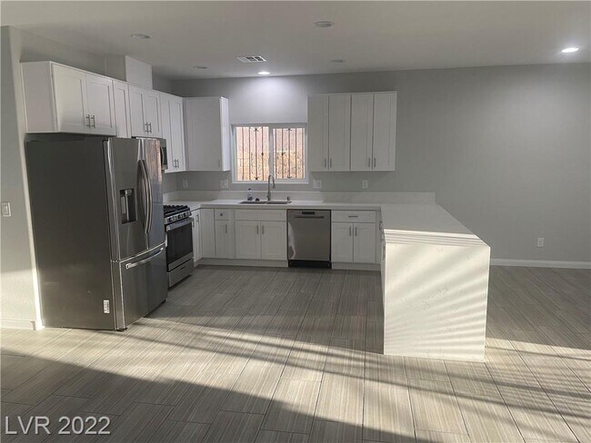 Building Photo - 4966 Andover Dr