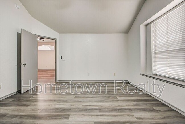 Building Photo - 16416 Oconee Creek Dr