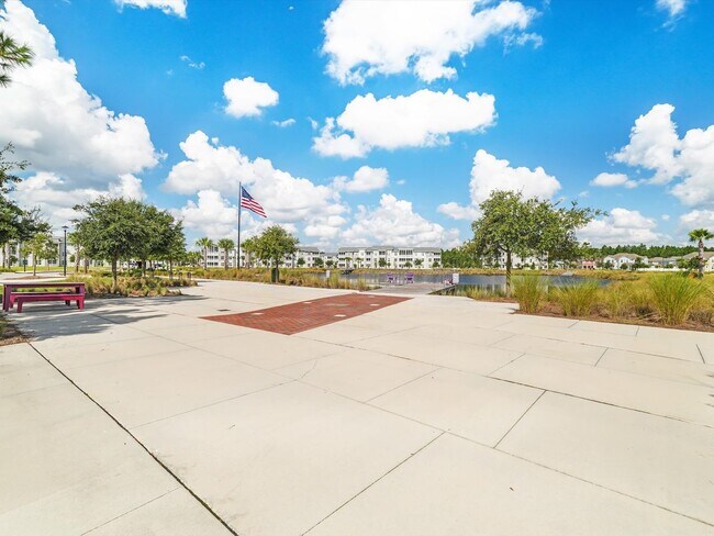 Building Photo - Resort-Style Living in a Spacious 4-Bedroo...