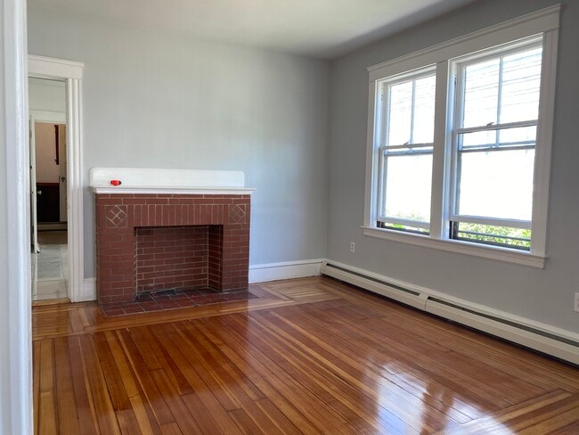 Building Photo - 24 Huxley Ave