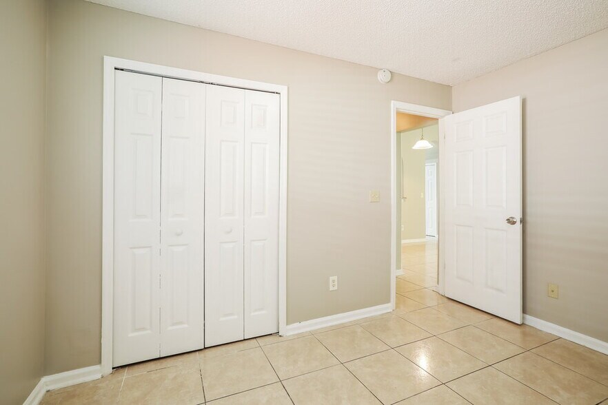Building Photo - 1542 Slash Pine Ct