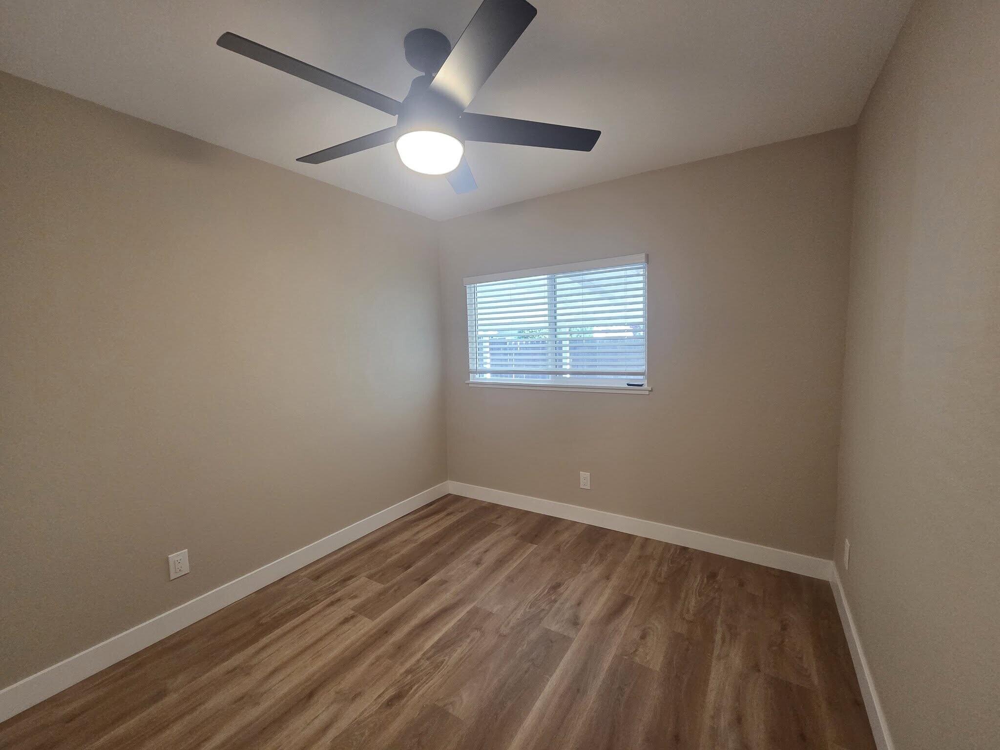 Building Photo - 1337 Cottonwood Dr