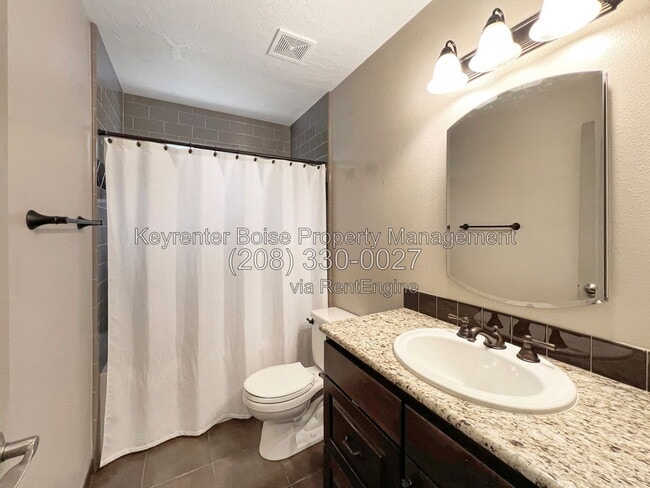 Building Photo - 5000 S Deselm Way