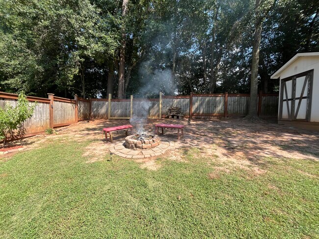 Building Photo - 107 Vanessa Dr