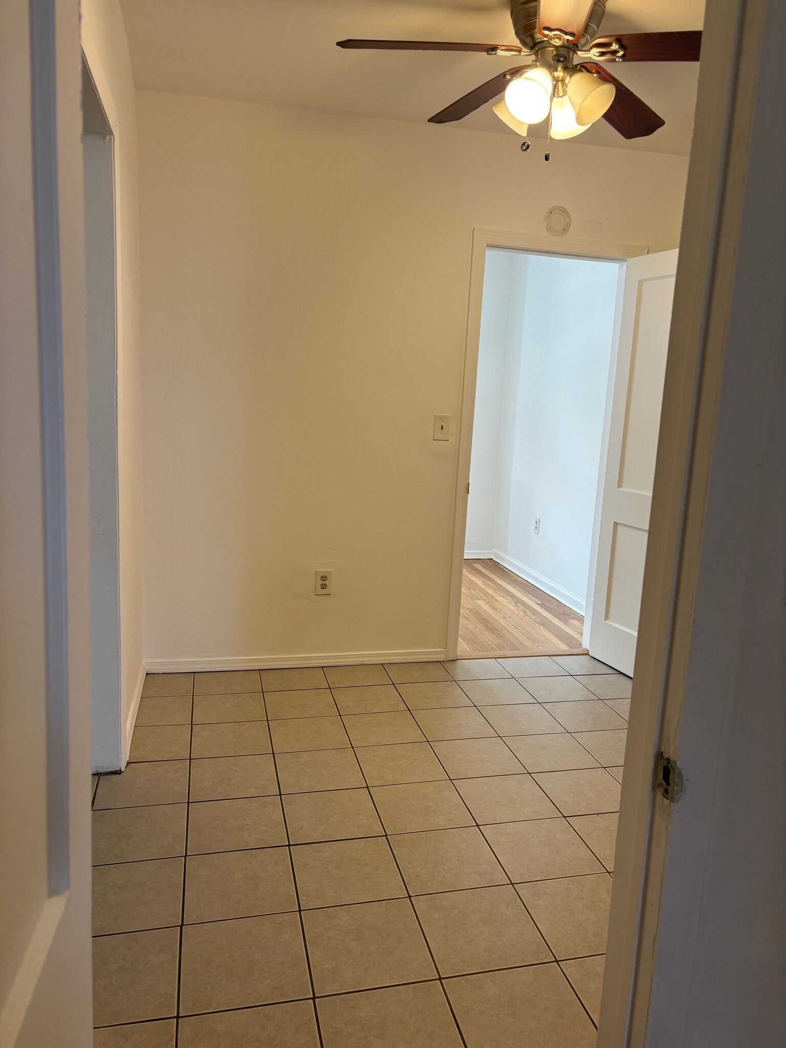 Dining area/bonus room - 240 Sommerville Pl