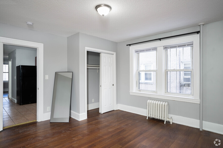 1BR, 1BA - 605SF - 299 Washington