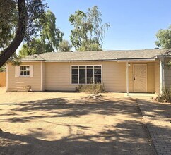 Building Photo - CHARMING NORTH PHOENIX HOME WITH FIREPLACE AND BACKYARD