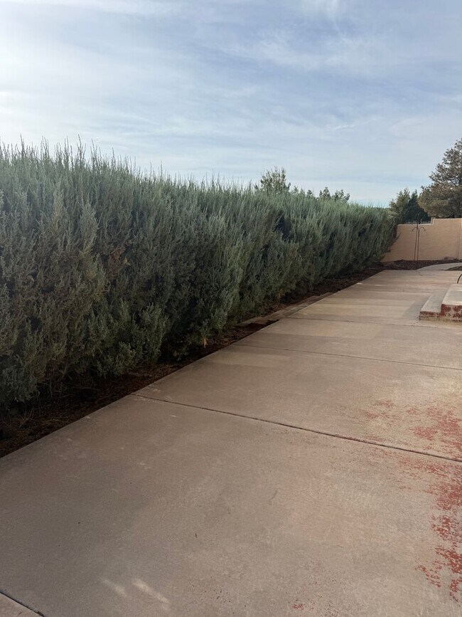 Building Photo - 2828 Monument Dr NW