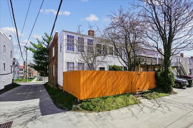 Building Photo - 3944 7th St NE