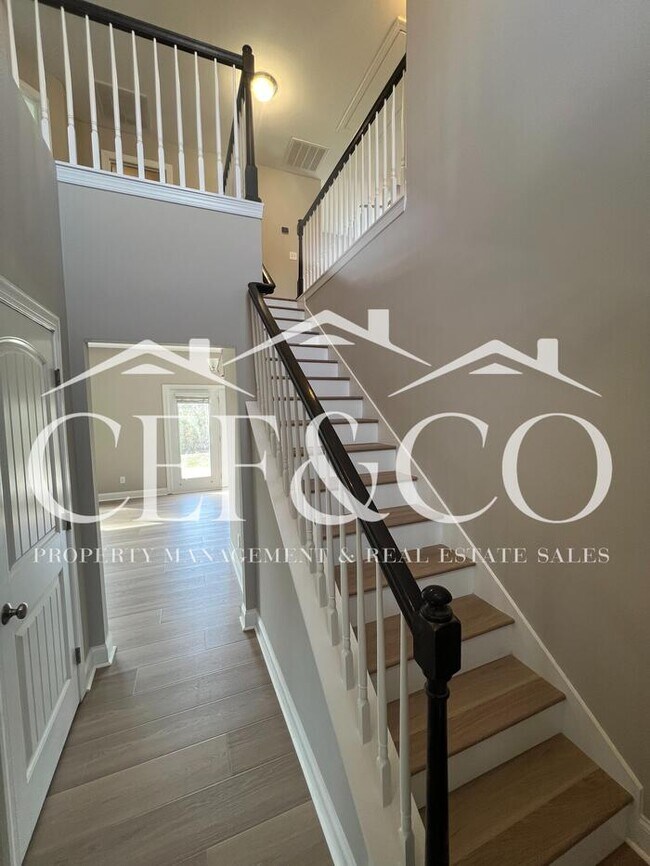 Building Photo - Spacious 3 bedroom 2.5 bedroom available in Moore!