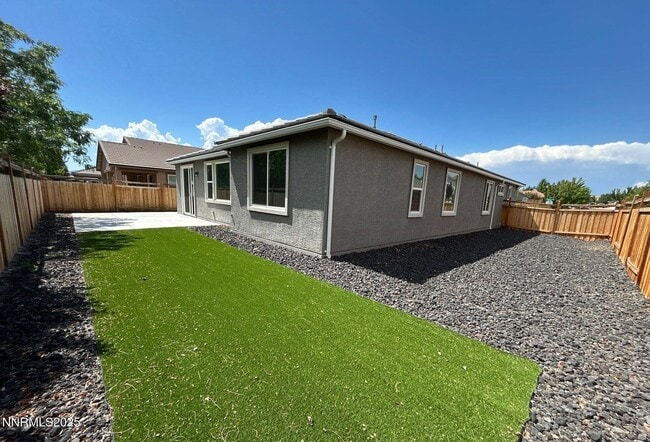 Building Photo - 3847 Serenghetti Dr