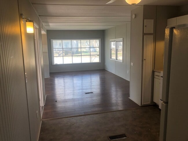 Building Photo - Updated 3 bedroom 1 bath mobile home with open floor plan
