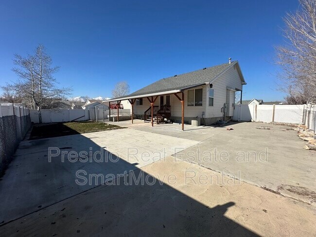 Building Photo - 5325 Scenic Ridge Cir