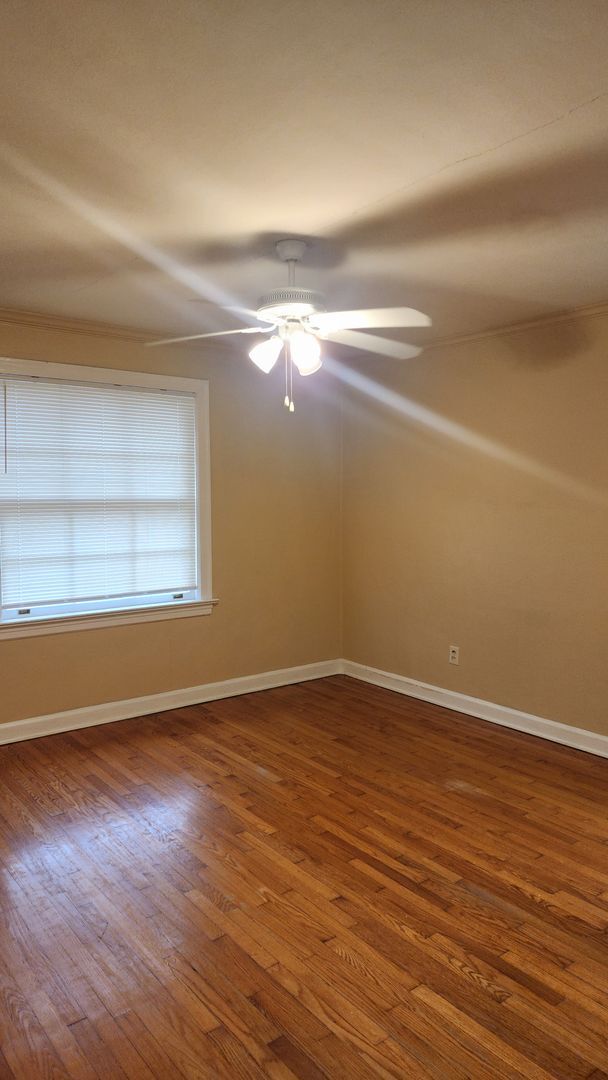 Building Photo - RIV31024