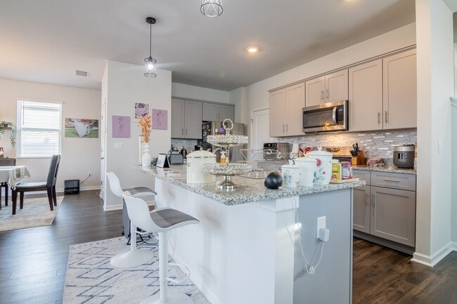 Building Photo - Like New Home in Grovetown