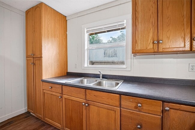 Building Photo - 12731 Wanda Way