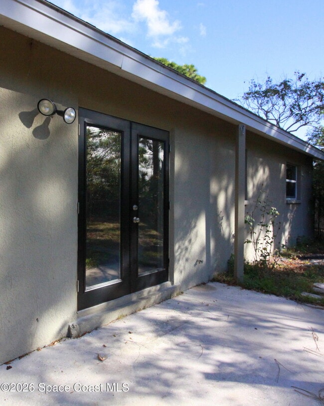 Building Photo - 3325 Elizabeth St