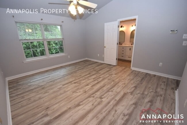 Building Photo - 544 Francis Nicholson Way