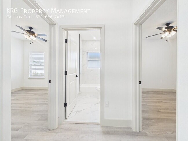 Building Photo - 16985 SW 40th Cir