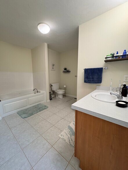 Building Photo - 21 Azalea Ln