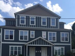 Building Photo - Cherry Hill Manors