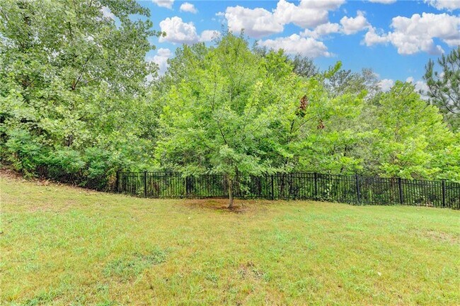 Building Photo - 2017 Yvette Wy