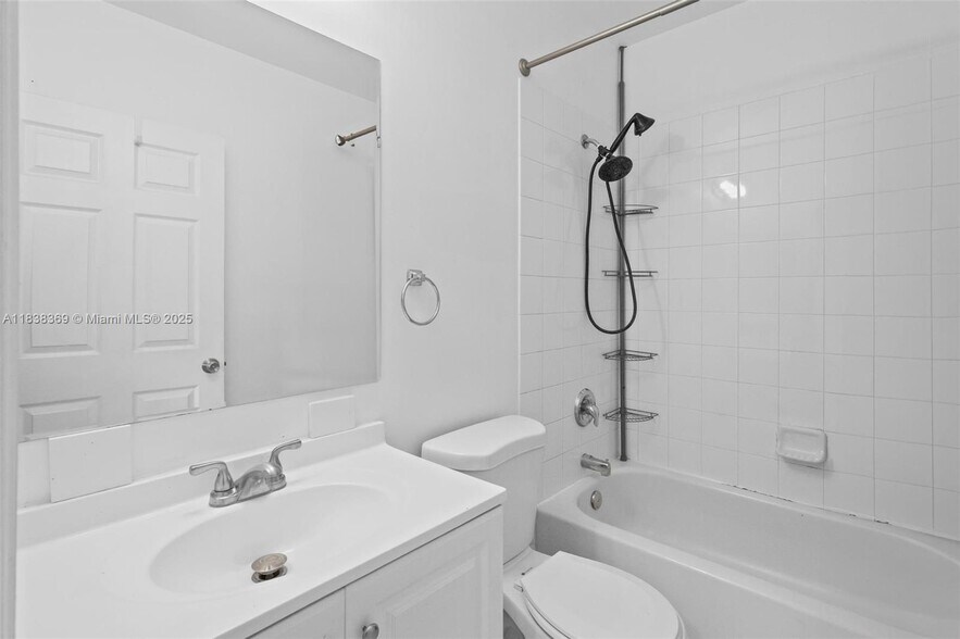 Building Photo - 8206 SW 29th St