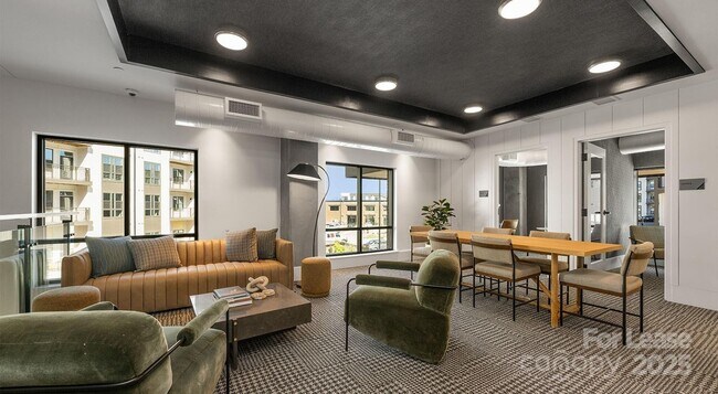 Building Photo - 704 W Tremont Ave