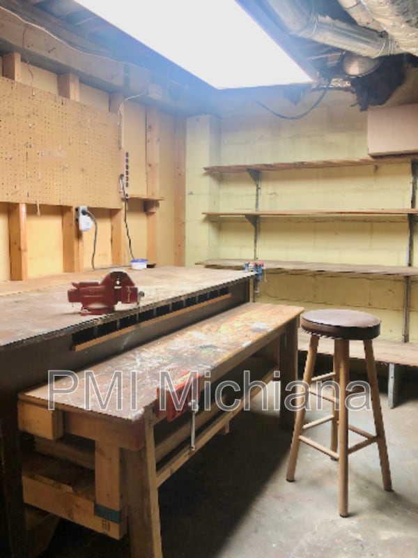 Building Photo - 52554 Kenilworth Rd