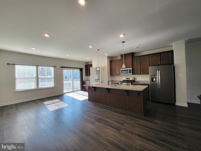 Building Photo - 430 Paperbark Sq
